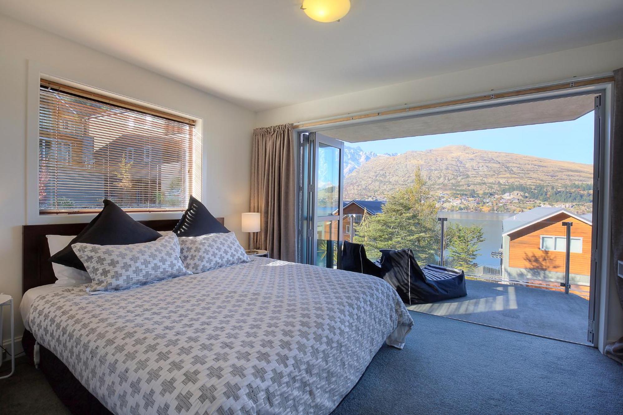 Alpine Vista - Queenstown Holiday Home Exterior foto