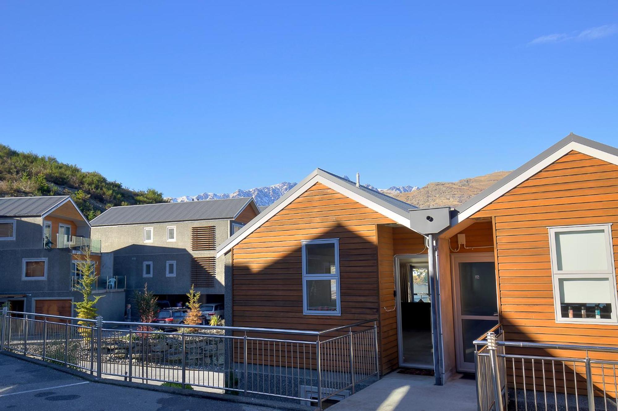 Alpine Vista - Queenstown Holiday Home Exterior foto