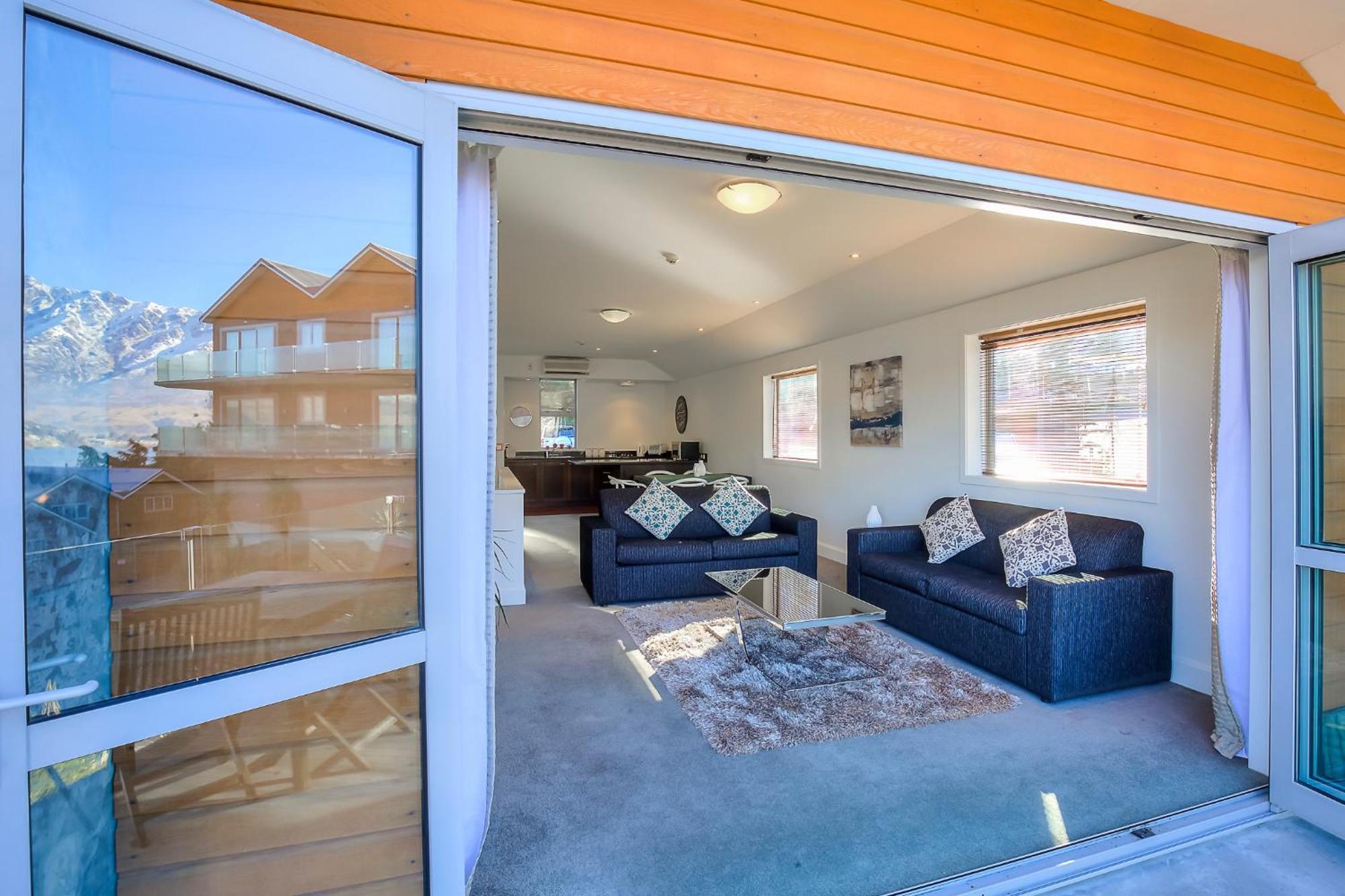 Alpine Vista - Queenstown Holiday Home Exterior foto