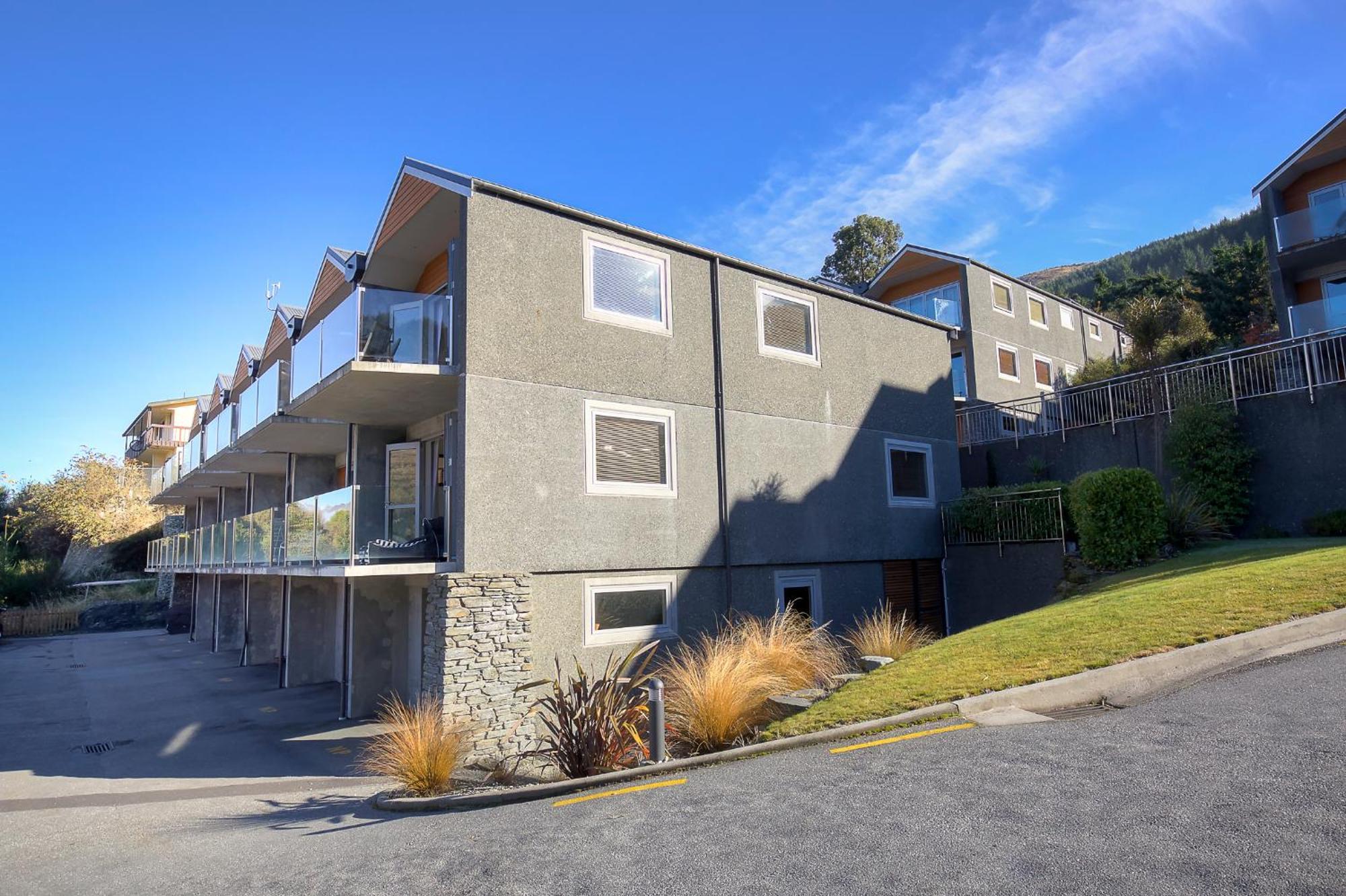 Alpine Vista - Queenstown Holiday Home Exterior foto